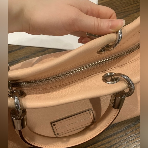 Like New Marc by Marc Jacobs Too Hot to Handle Leather Handbag Light Pink Peach - Picture 13 of 16